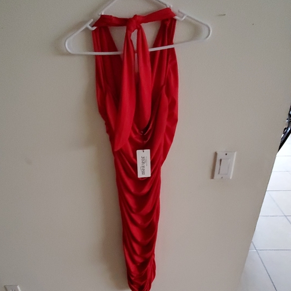 Dresses - Picture 2 of 2